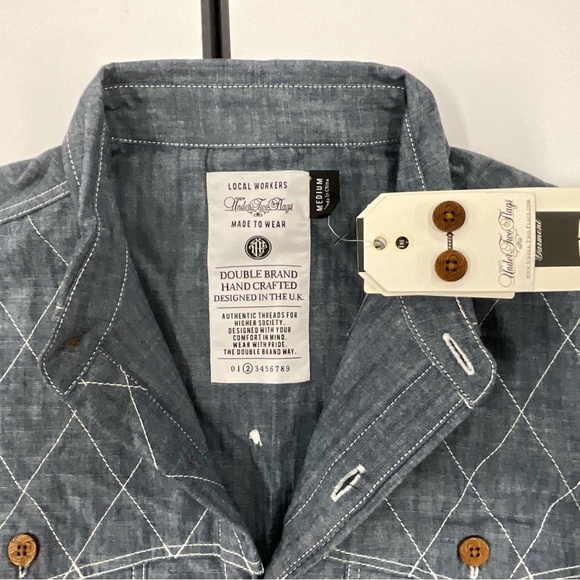 NWT Men's UNDER TWO FLAGS Medium Wooden Button Long Sleeve Denim Shirt - Picture 3 of 8